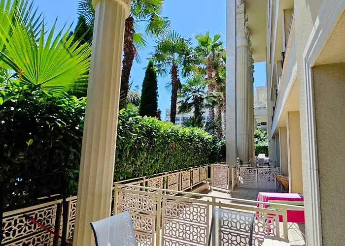 Argisht Marina By The Pool גולדן סנדס